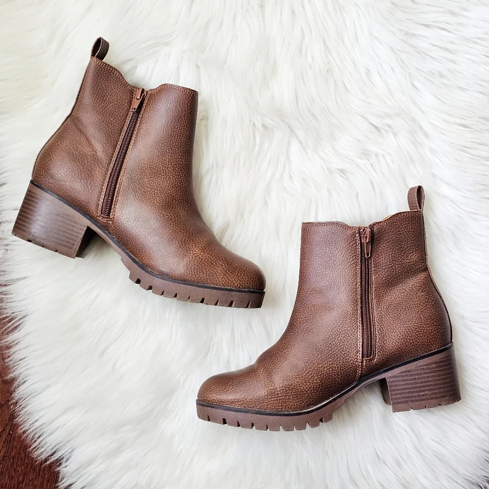 MIA Kids 'Rhoda' Chelsea Brown Boot – Girls Size 6M (Fits Women’s 7.5)